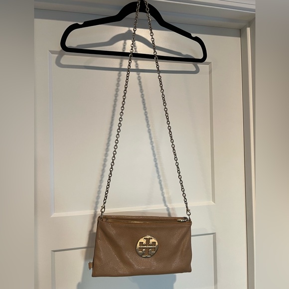 Tory Burch leather crossbody foldover bag in camel - Picture 2 of 16